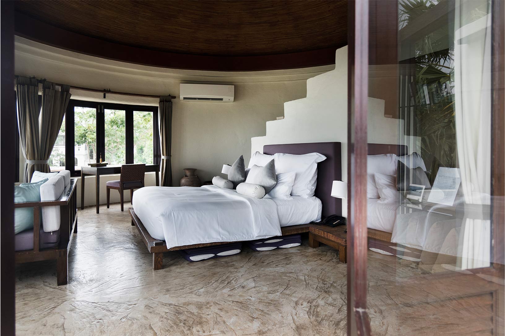 hotel-room-at-a-luxury-resort-2025-02-10-05-03-26-H5AMQ39